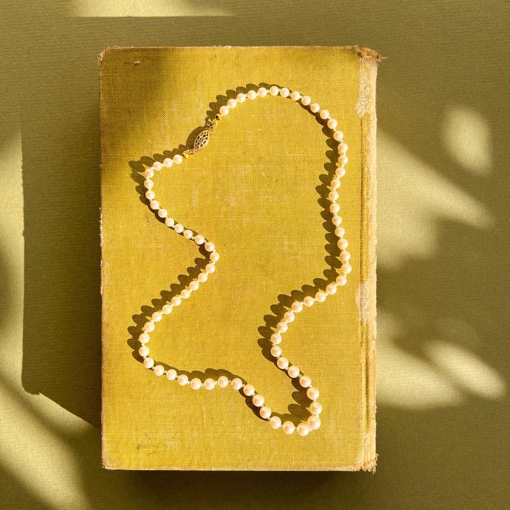 Simple Vintage 1950s Single Strand Pearl Necklace